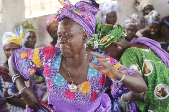 A Fula-speaking kanyeleng group performs a drama in Pateh Sam. Photo: Yusupha Sama/ActionAid